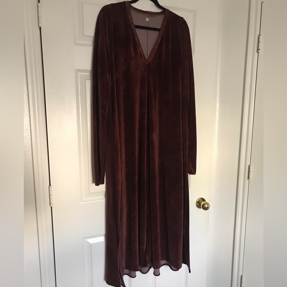 SOLD Sinew 🌙 Moon Saturday’s child long sleeve hemp velour dress